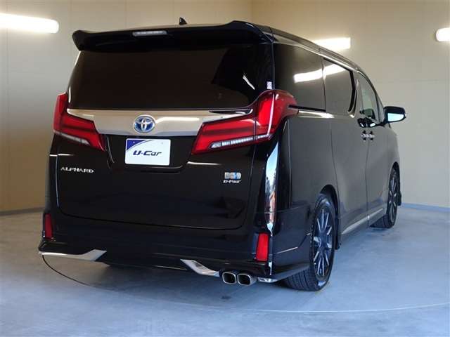 Toyota Alphard 3