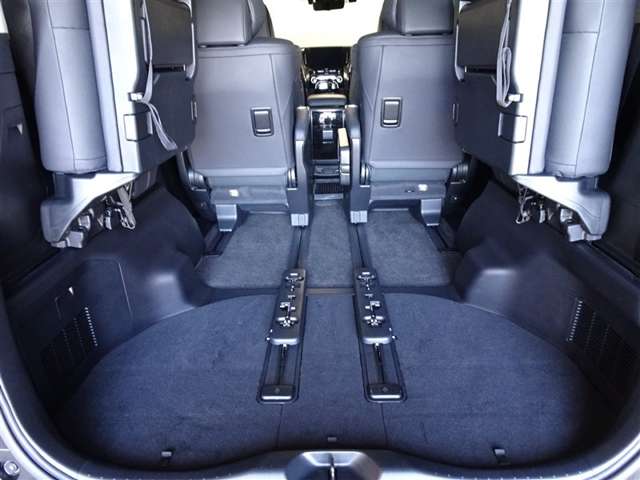 Toyota Alphard 6