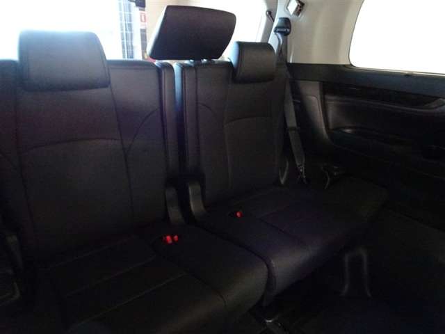 Toyota Alphard 8
