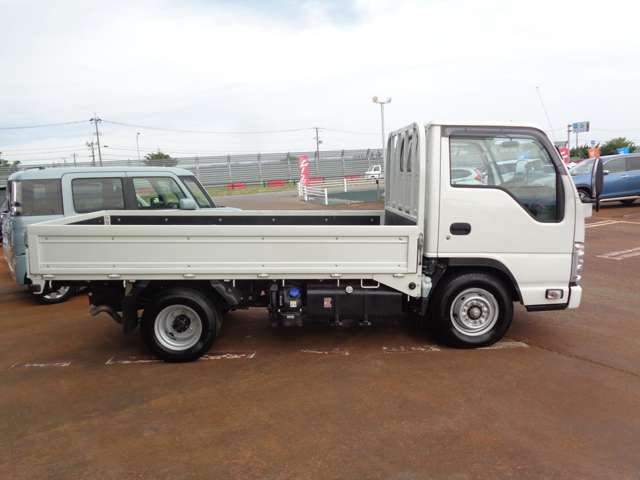 Isuzu Elf 3