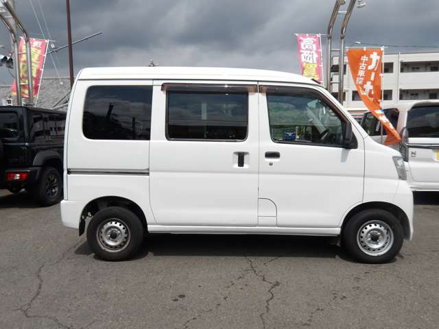 Daihatsu Hijet Cargo 5