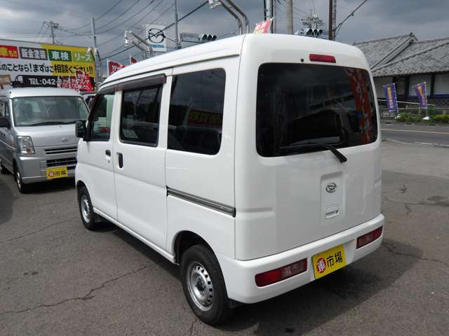 Daihatsu Hijet Cargo 6