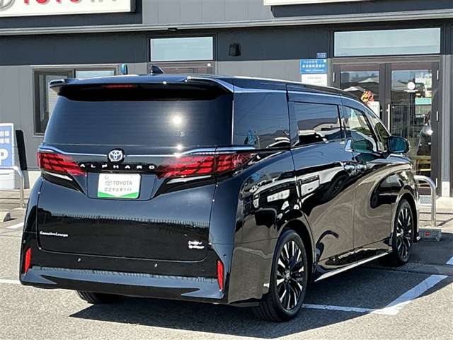 Toyota Alphard 3