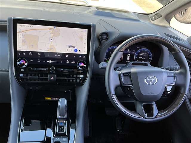 Toyota Alphard 4