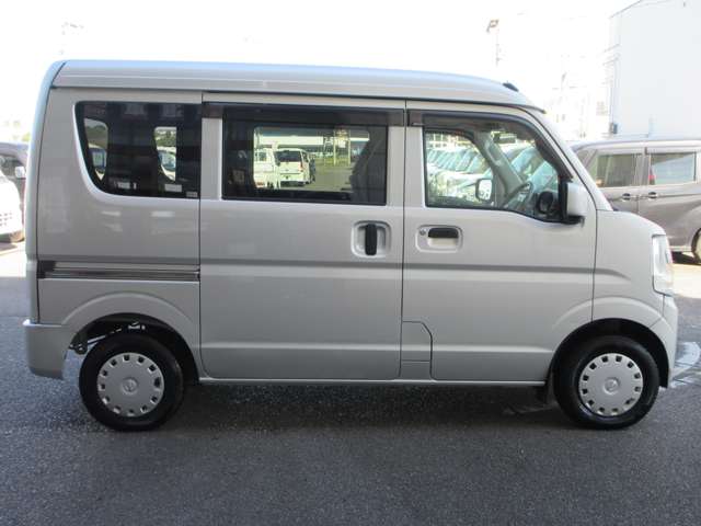 Nissan NV100 Clipper 7