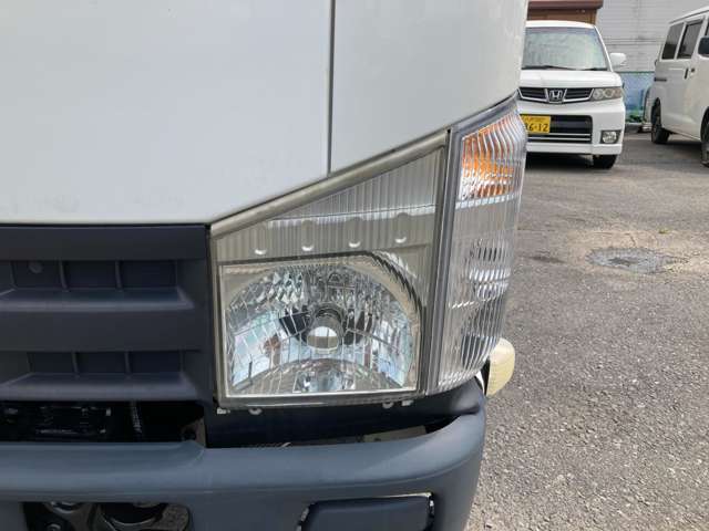 Isuzu Elf 7