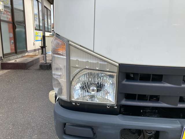 Isuzu Elf 8