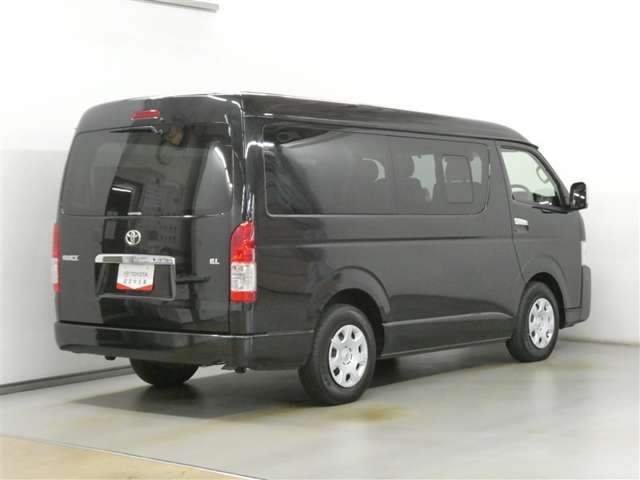 Toyota Hiace 5