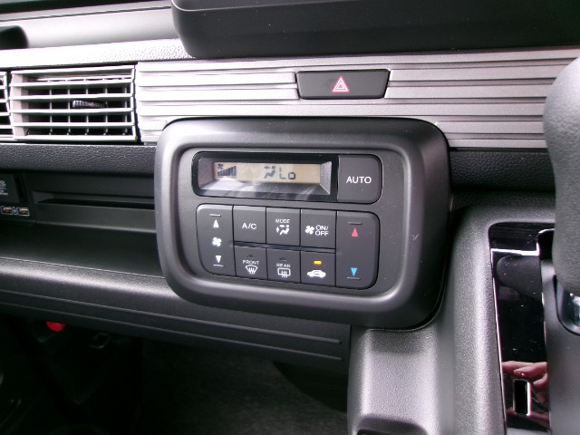 Honda N-VAN 9