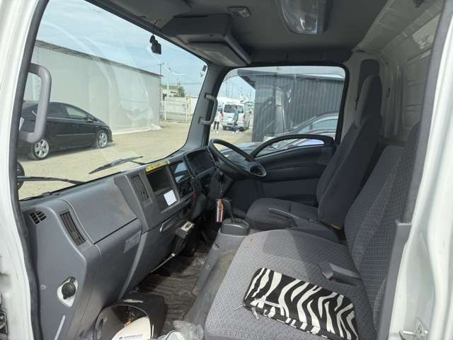 Isuzu Elf 8
