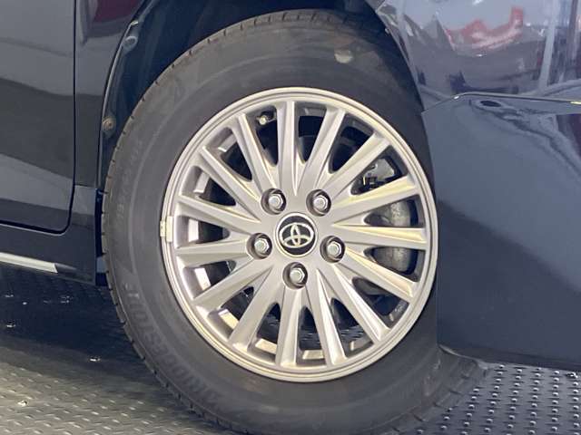 Toyota Esquire 5