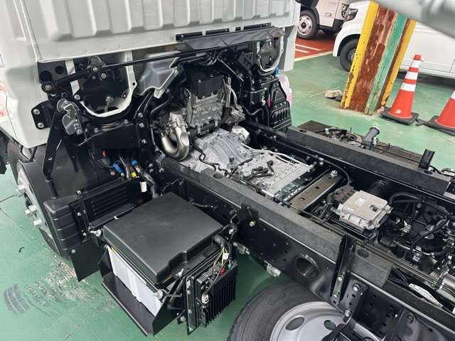 Mitsubishi Fuso Canter 9