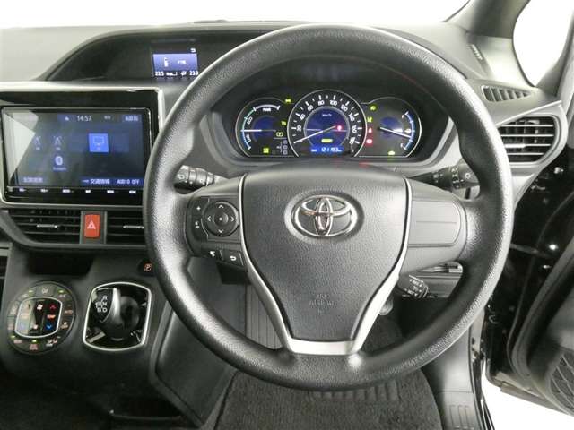 Toyota Noah 11