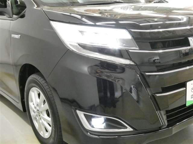 Toyota Noah 3