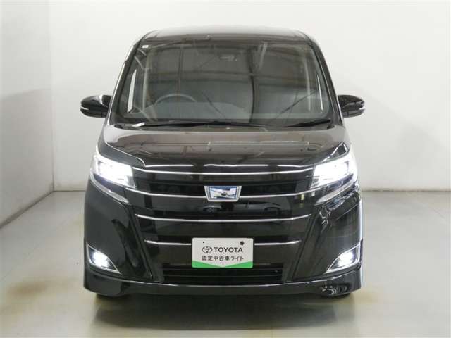 Toyota Noah 4