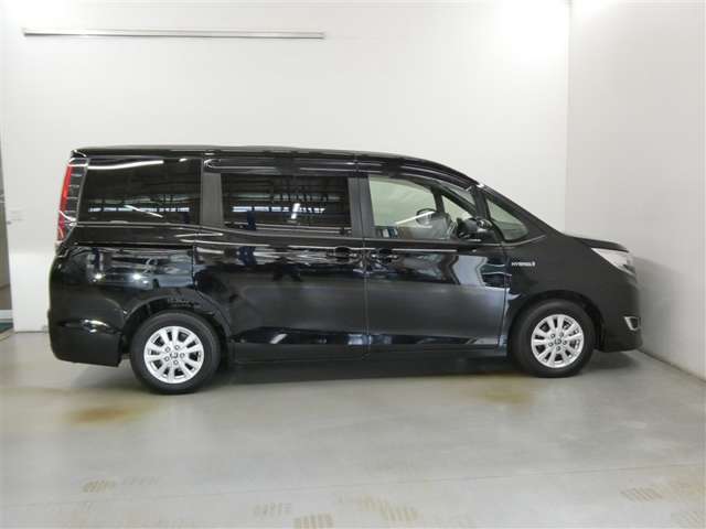 Toyota Noah 7