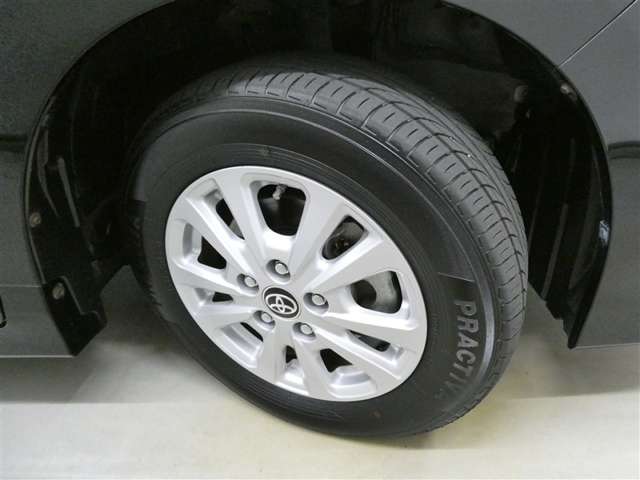 Toyota Noah 8