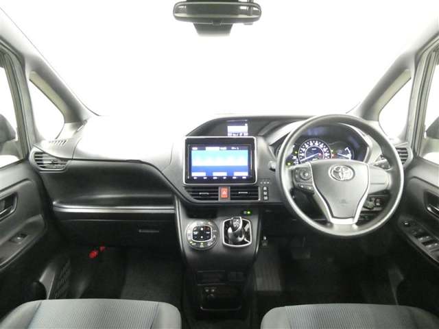 Toyota Noah 10