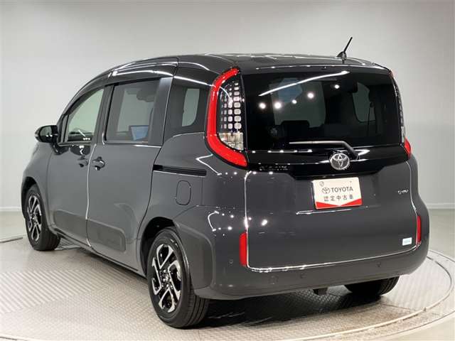 Toyota Sienta 12