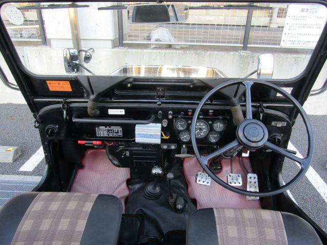 Mitsubishi Jeep 11
