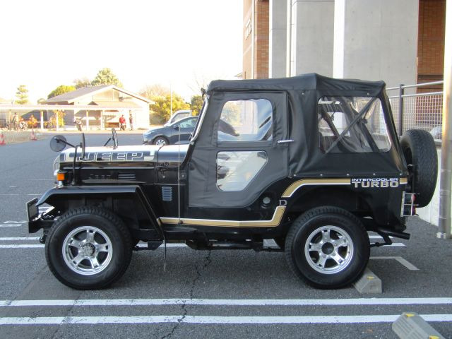 Mitsubishi Jeep 8