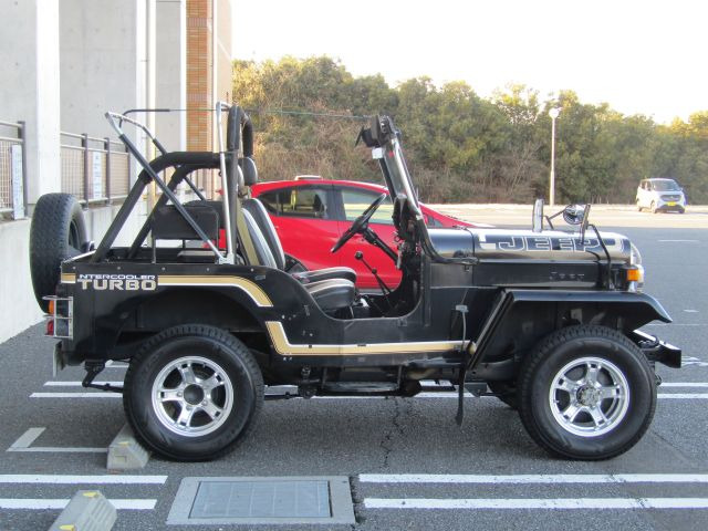 Mitsubishi Jeep 9