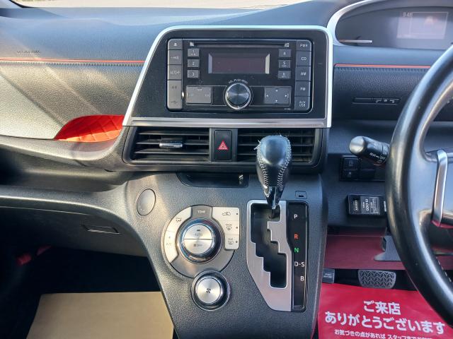 Toyota Sienta 8