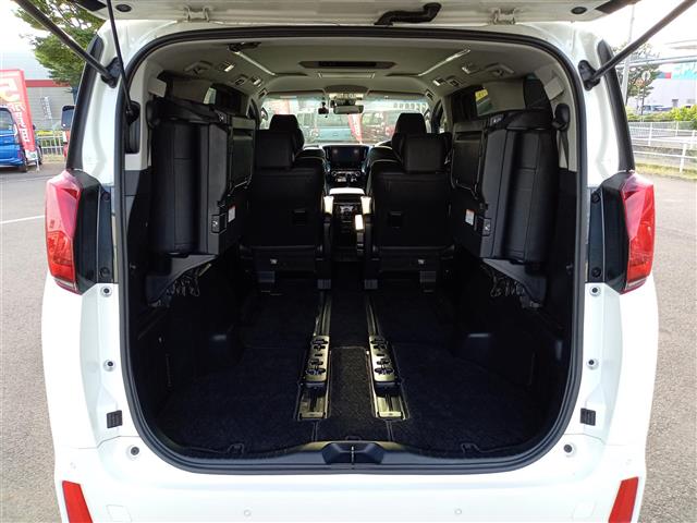 Toyota Alphard 12