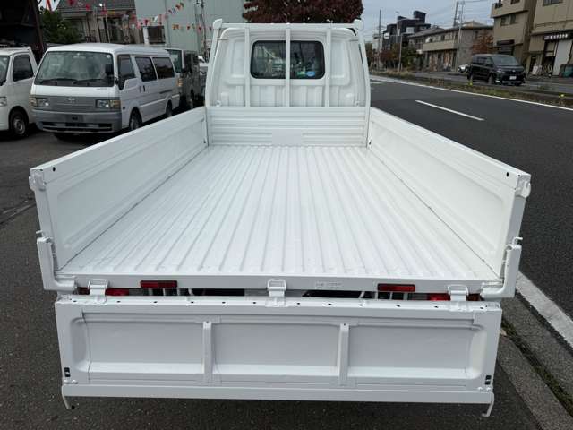 Mazda Bongo Truck 11