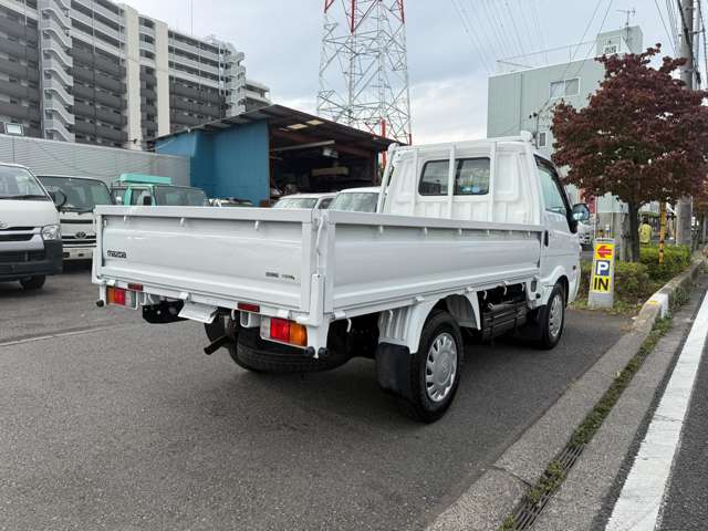 Mazda Bongo Truck 9