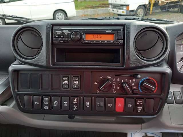Hino Dutro 6