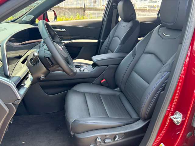 Cadillac XT4 12