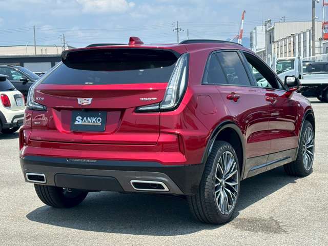 Cadillac XT4 5