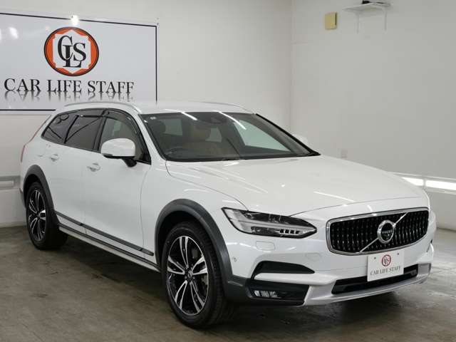 Volvo V90 Cross Country 11