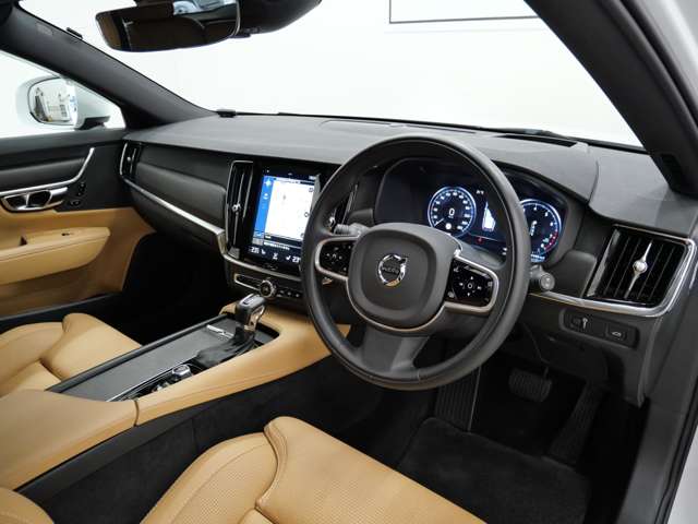 Volvo V90 Cross Country 3