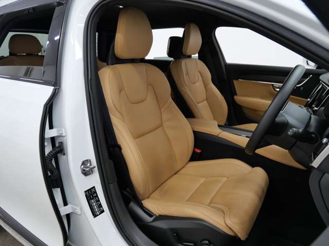 Volvo V90 Cross Country 4