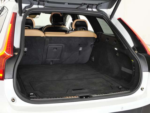 Volvo V90 Cross Country 8