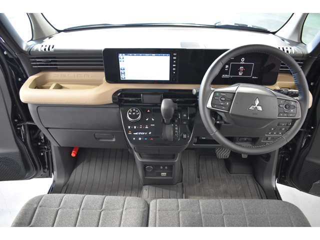 Mitsubishi Delica Mini 3