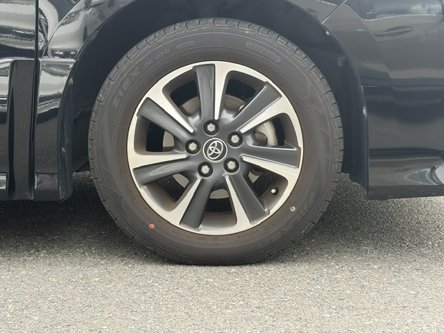 Toyota Noah 12