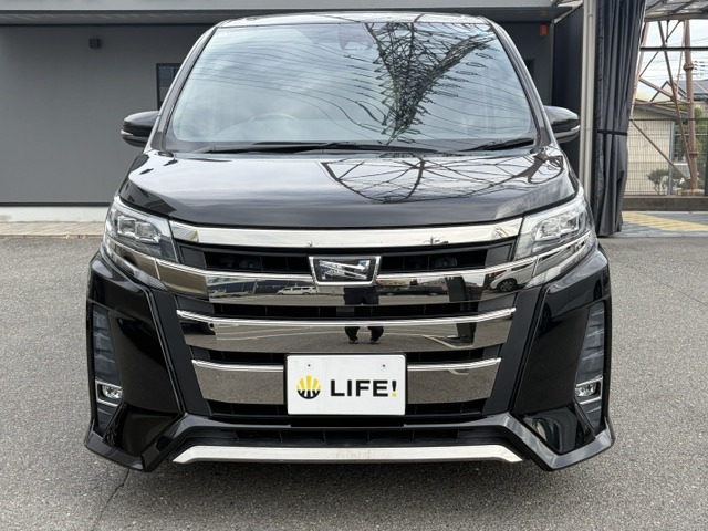 Toyota Noah 2