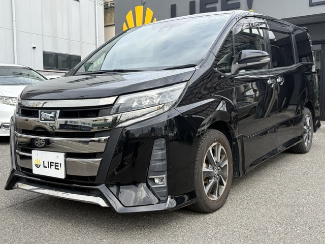 Toyota Noah 4