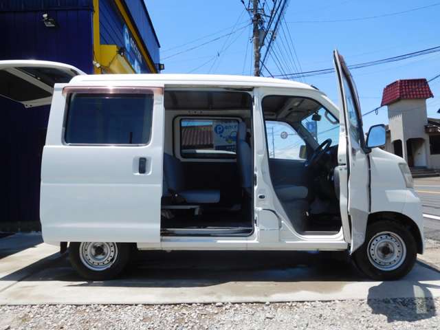 Daihatsu Hijet Cargo 8