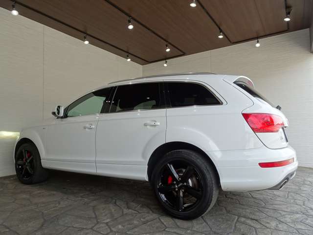 Audi Q7 11