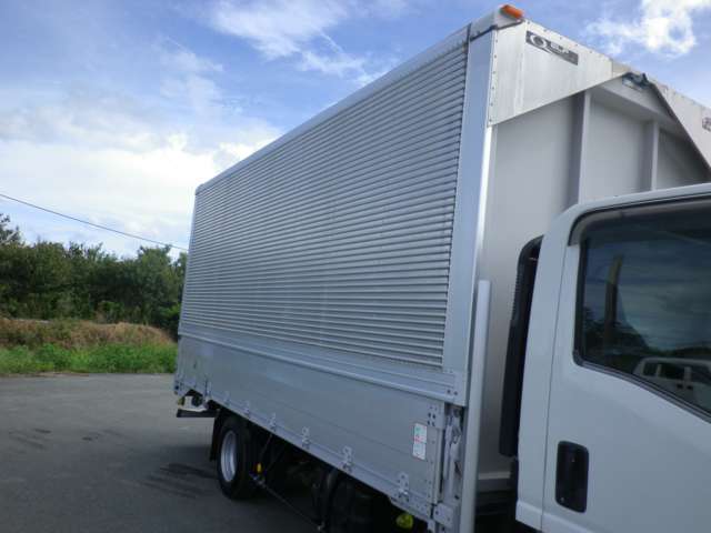 Isuzu Elf 7