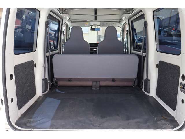 Daihatsu Hijet Cargo 12