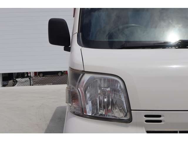 Daihatsu Hijet Cargo 6