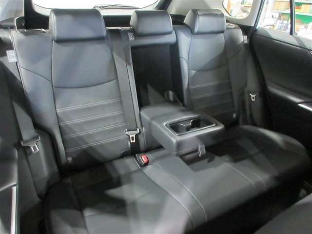Toyota RAV4 6