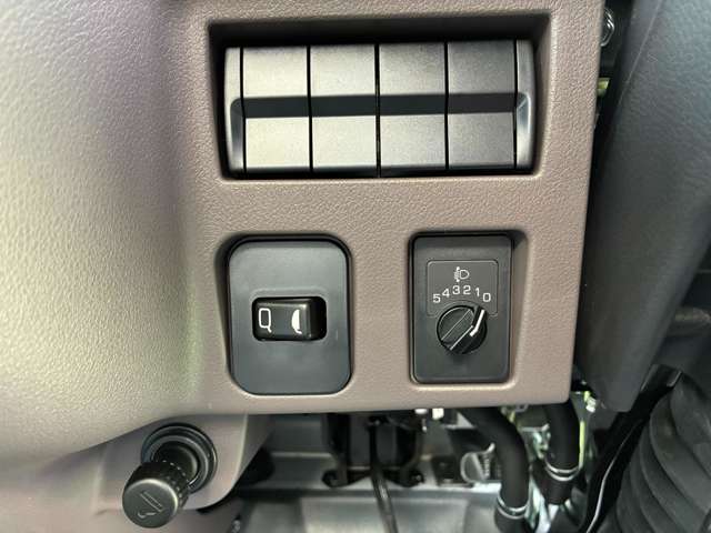 Mitsubishi Fuso Canter 9