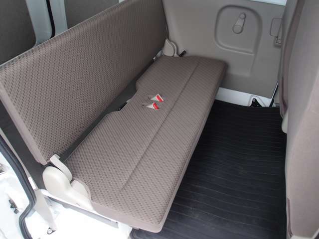 Nissan NV100 Clipper 11