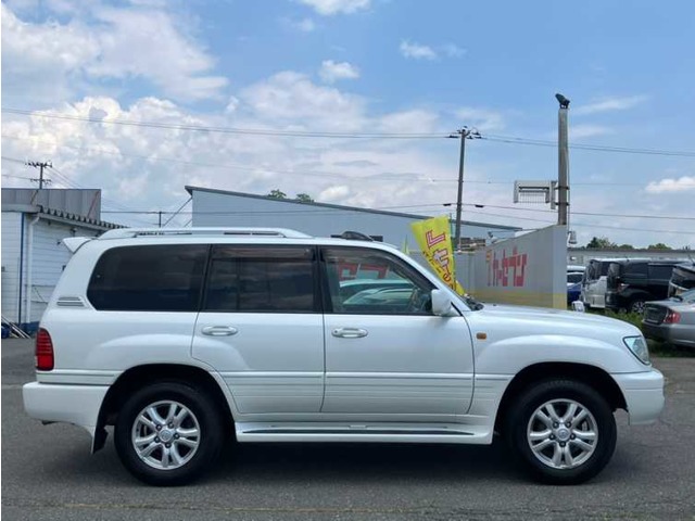 Toyota Land Cruiser Cygnus 6